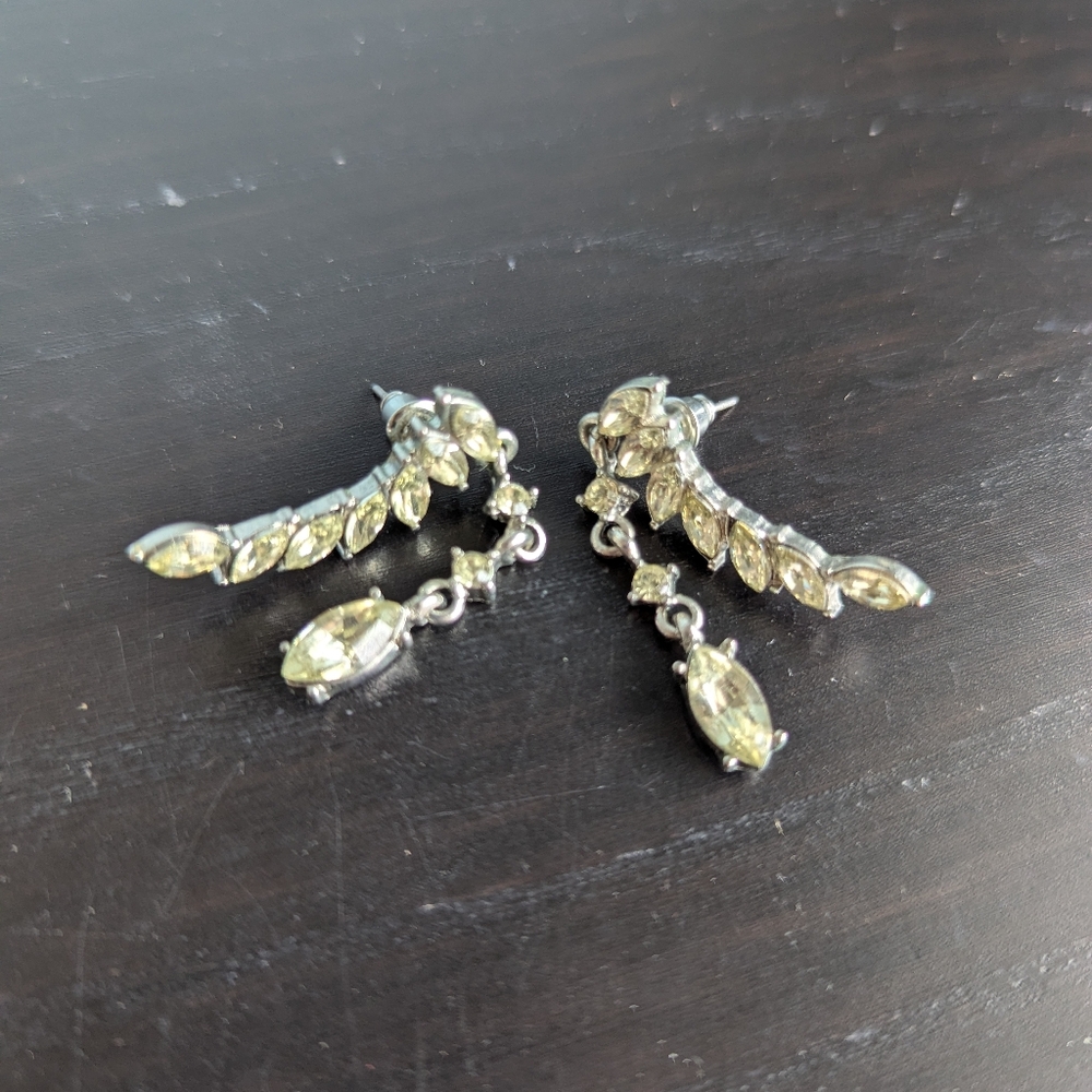 FREE W/ BUNDLE $25+ - Dynamite Rhinestone Strand Earrings